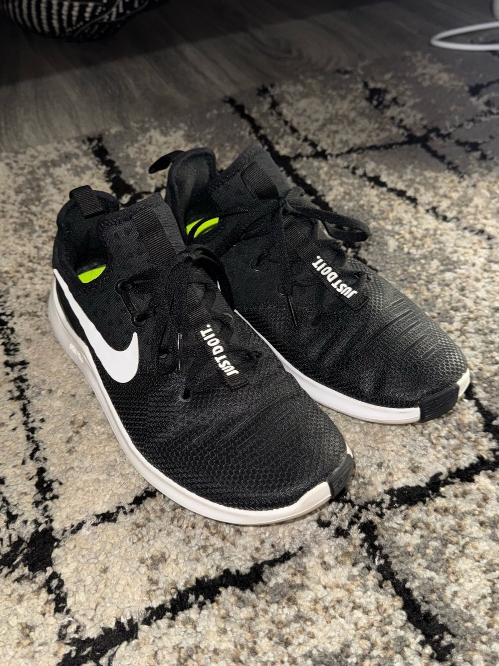 Nike Black Athletic Sneakers with Neon Green Insole